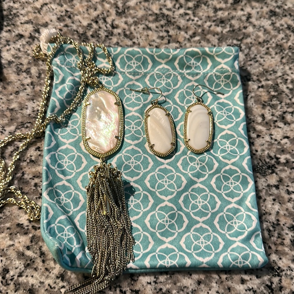 Kendra scott Reyan necklace and earring set
